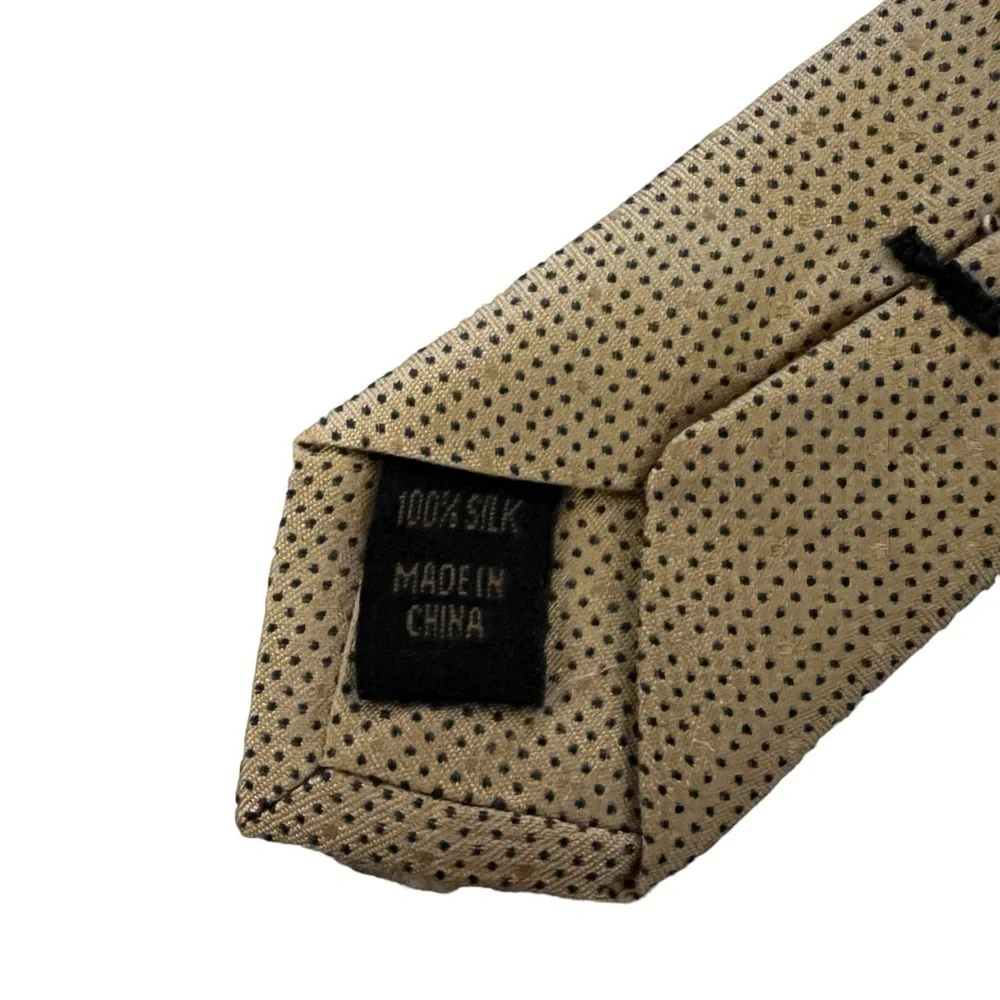 Jos. A. Bank Reserve luxury gold pin-dot skinny 3.25” tie #capsule wardrobe